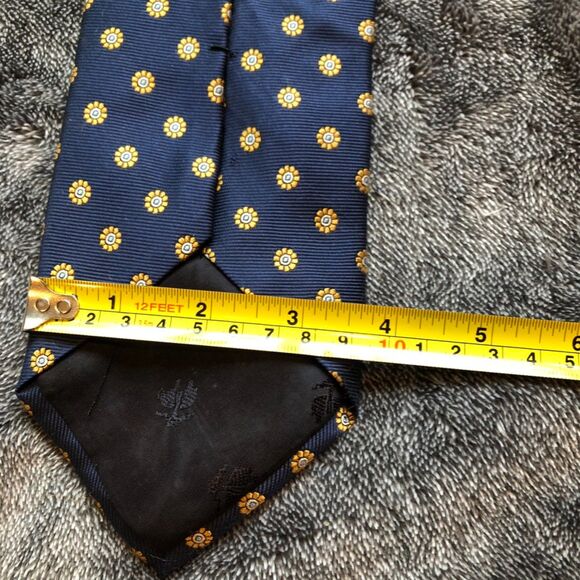 Brooks Brothers Makers 100% Italian Silk Tie Navy Blue w/ Flowers Made in USA - Picture 6 of 7